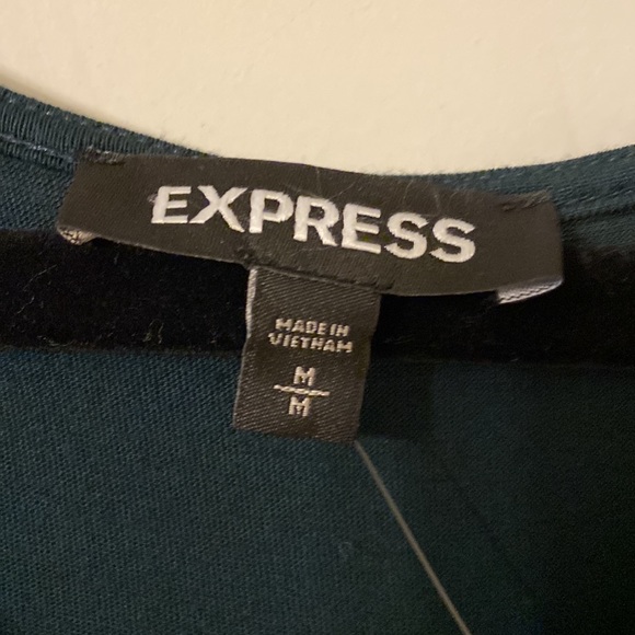 Express 18” pit to pit  Medium Button front Green Vneck - Picture 4 of 6